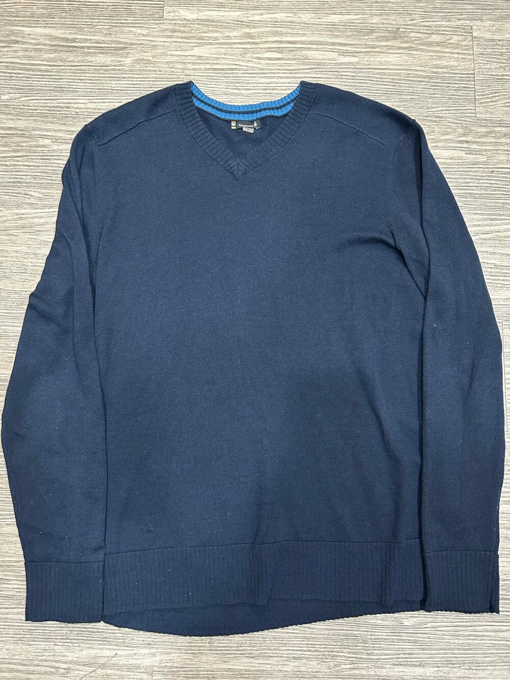 Smartwool Merino Wool Blend V-Neck Sweater Men’s Size L Blue Striped Pullover